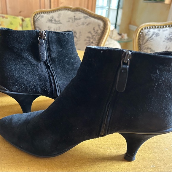 Prada Italy mini boot is blk suede side zip sz 8.5 heel 2.5” as new. Lovely - Picture 3 of 6